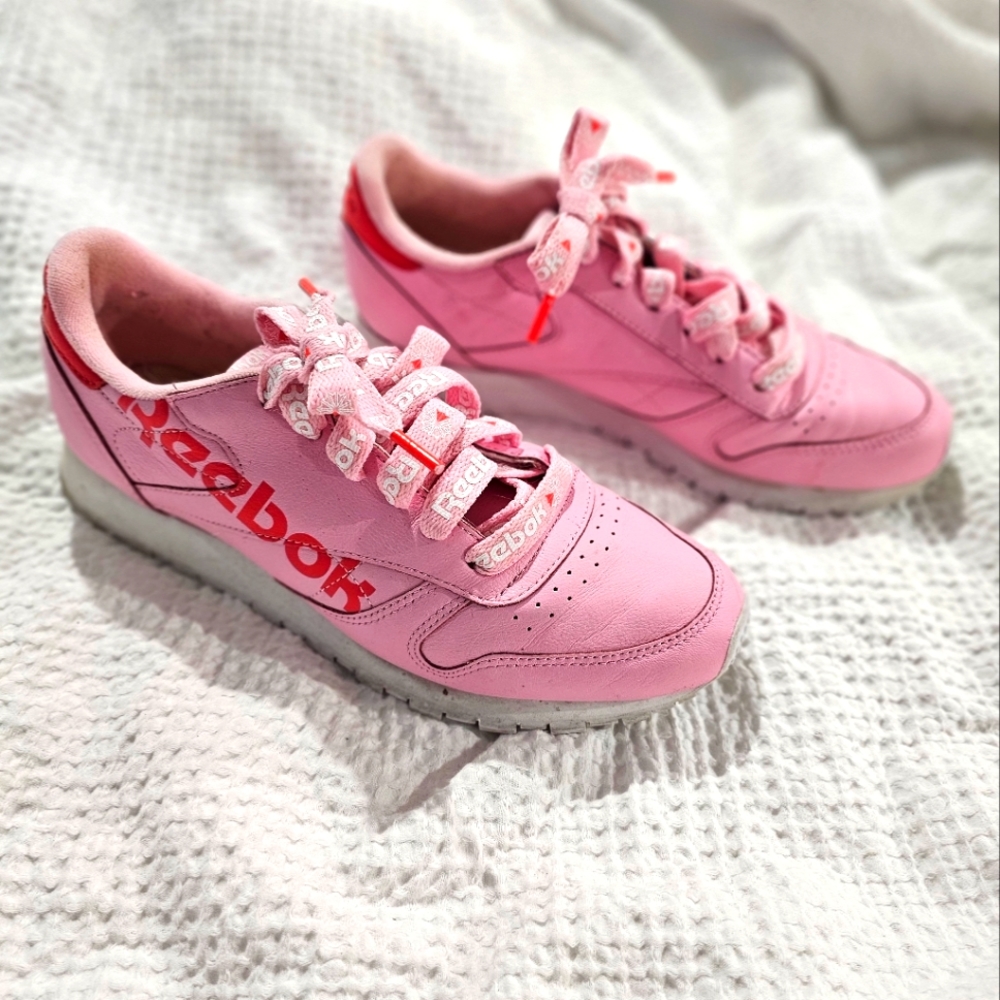 Reebok pink classics women's 10
